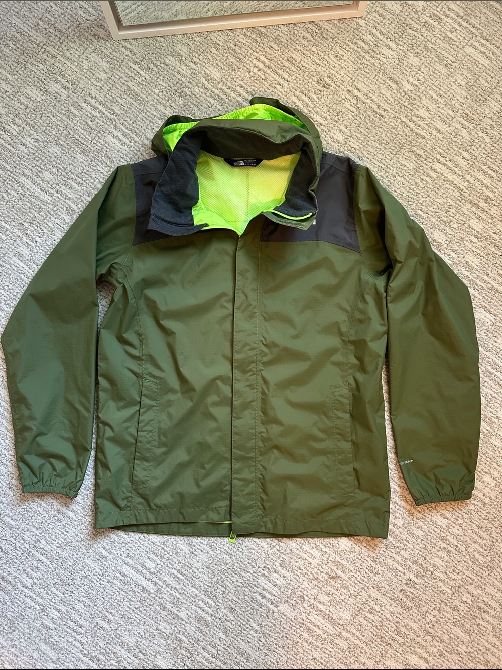 The North Face Boys lightweight Dryvent Rain Jacket